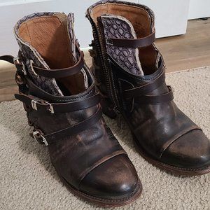 Freebird Crue booties Brown multi color, size 9